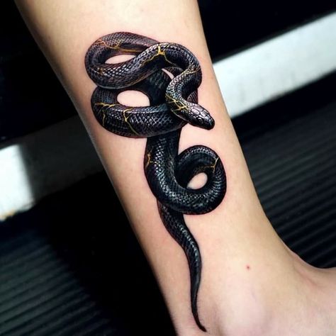 Kintsugi Tattoo, Tato Realis, Black Ink Tattoo, Snake Tattoo Meaning, Tattoo Snake, Snake Tattoo Design, Moon Tattoo Designs, Small Tattoos For Guys, Tattoo Videos