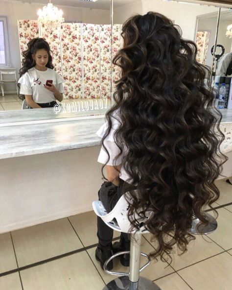 Big Wavy Curls, Big Curls For Long Hair, Curling Thick Hair, Long Hair 50, Curly Hair Model, Long Hair Perm, Super Curly Hair, Red Curly Hair, Bouffant Hair