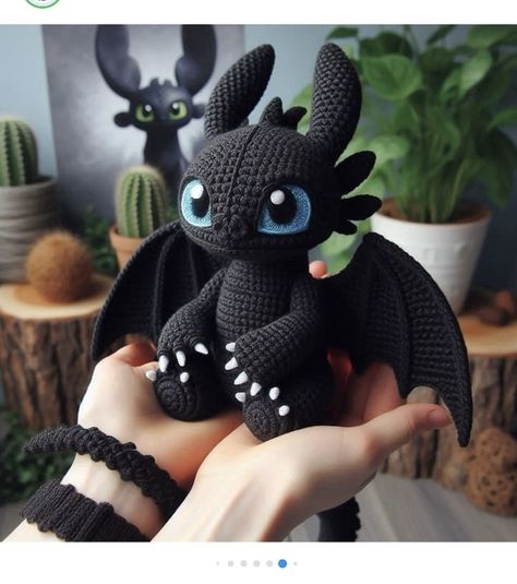 Crochet Toothless, Mario Crochet, Yarn Art Projects, Crochet Dragon Pattern, Disney Crochet Patterns, Crochet Blanket Designs, Crochet Dragon, Beginner Crochet Projects, Dragon Pattern