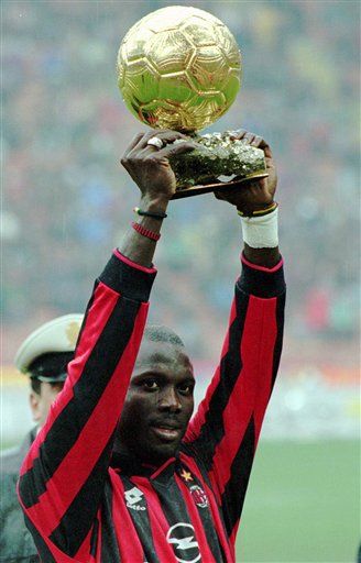 George Weah Wallpaper Soccer, Soccer Ideas, George Weah, Sport Wallpaper, Franz Beckenbauer, Football Workouts, A.c. Milan, Best Sport, France Football