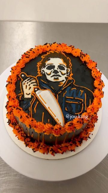 Michael Myers Cake Ideas, Michael Myers Cake, Scary Movie Cakes, Horror Cake, Birthday Cake Gift, Fudge Pie, Movie Cakes, Michael Myers Halloween, Gift Cake