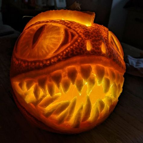 Dragon/Basilisk Pumpkin With Shark-Style Double Row Of Teeth Dragon Pumpkin, Pumpkin Carved, Pumpkin Inspiration, Halloween Pumpkin Carving, Pumpkin Carving Contest, Giant Pumpkin, Carved Pumpkin, Foam Pumpkins, Creative Pumpkins