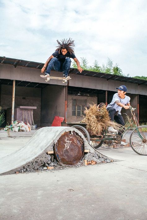 Diy Skatepark, Skate Spot, Backyard Skatepark, Skatepark Design, Pump Track, Skate Ramps, Skateboarding Aesthetic, Skate Ramp, Skateboard Ramps