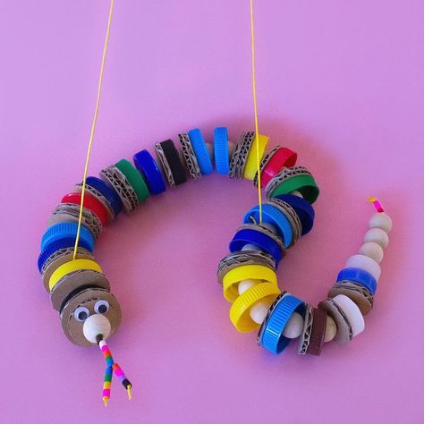 Mini Mad Things (@minimadthings) • Instagram photos and videos Cardboard Snake, Snake Puppet, Plastic Bottle Tops, Snake Crafts, Puppets For Kids, Puppet Crafts, Spin Art, Puppet Making, Hand Crafts For Kids