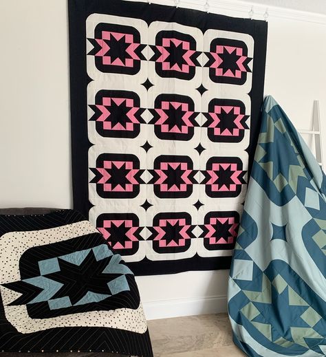 All three versions of the #StardustQuilt in one photo!!! 😍 #elmcirclequiltstudios #modernquilt #modernquilter #modernpatterndesign #quilter #quiltersgonnaquilt #quiltersofinstagram Quilt Studio, Quilt Modernen, Circle Quilts, Classic Quilts, Quilting Studio, Quilt Patchwork, Sewing Quilts, Quilting Inspiration, Crochet Sewing