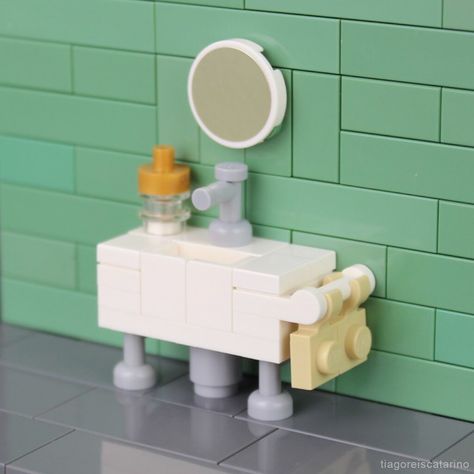 LEGO Bathroom Sink | Video building instructions here: youtu… | Flickr Lego Bathroom Ideas, Lego Creations Instructions, Lego Diy Projects, Lego Bathroom, Basketball Room Decor, Lego Diy Crafts, Lego House Ideas, Basketball Room, Lego Furniture