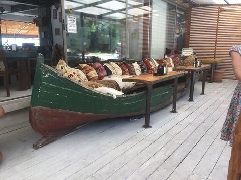 Boat Furniture, Boat Bar, Nautical Diy, Old Boats, Design Jobs, Cafe Design, Nautical Decor, Cabin Decor, Beach House Decor