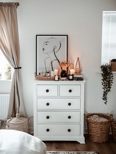 Living Room Chest Decor, Drawer Decoration Ideas, How To Style Chest Of Drawers Bedroom, Chest Of Drawer Decor, Dresser Chest Decor, Top Of Drawers Decor, Small Dresser Decor Bedroom, Drawer Chest Decor Ideas, Small Chest Of Drawers Bedroom