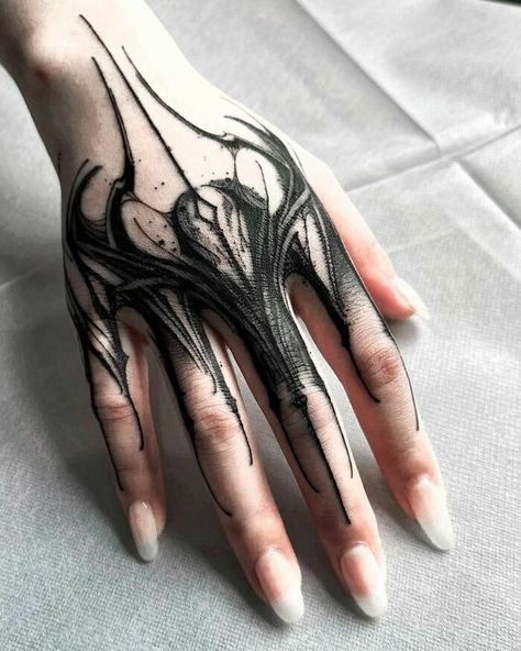 Tattoo Main, Gotik Tattoo, Gothic Tattoos, Cream Tattoo, 16 Tattoo, Fantasy Tattoos, Skeleton Hand Tattoo, Gothic Tattoo, Tattoo Videos