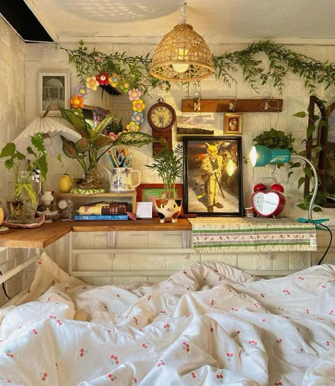 Ghibli Interior Design, Ghibli Inspired Bedroom, Ghibli Core Bedroom, Ghiblicore Bedroom, Arrietty Bedroom, Howls Room Aesthetic, Ghibli Core Room, Ghibli Bedroom Aesthetic, Ghibli House Interior