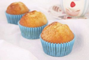 Magdalenas esponjosas siguiendo receta tradicional Muffin Allo Yogurt, Ginger Muffins, Pan Dulce, Cupcake Muffins, Cup Cakes, Muffin Recipes, Cakes And More, Mini Cakes, Cupcake Recipes