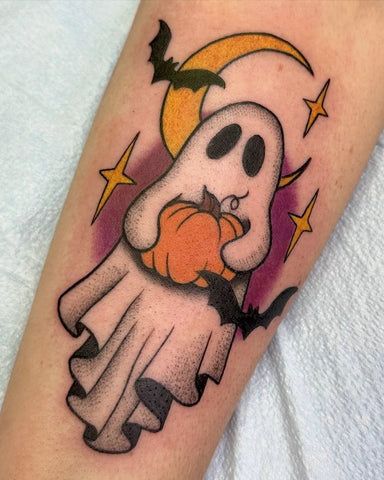 Halloween Tattoos for Men Halloween Ghost Tattoo, The Ghost Tattoo, Cat Ghost Tattoo, Ghost Tattoo Ideas, Free Spirit Tattoo, Halloween Tattoo Ideas, Holy Spirit Tattoo, Pumpkin Tattoo, Spirit Tattoo