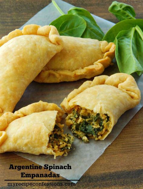 Traditional Empanadas, Empanadas Pumpkin, Spinach Empanadas, Argentine Empanadas, Homemade Empanadas, Pies Chocolate, Argentine Recipes, Italian Lemon Pound Cake, Cheese Empanadas