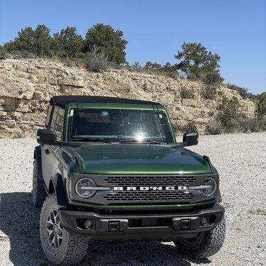 Dark Green Ford Bronco, Bronco Ford Aesthetic, Green Ford Bronco, Bronco Green, Green Bronco, Future Manifestation, Ford Bronco Concept, Bronco Concept, Bronco 2