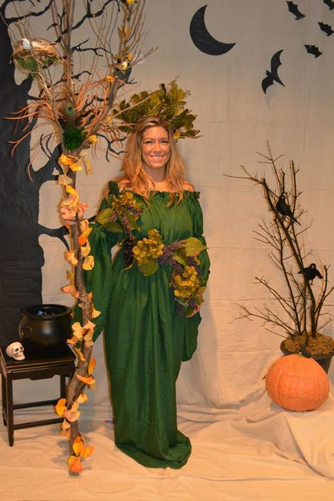 Mother Earth Goddess Costume, Mother Earth Father Time Costume, Mother Earth Costume Halloween, Earth Costume Diy, Demeter Costume Diy, Woodland Faerie Costume, Mother Nature Costumes, Mother Earth Dress, Mother Nature Diy Costume