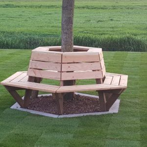 Boom Bank, Bench Around Trees, Tree Seat, Tree Bench, Built In Bench, Diy Landscaping, Community Gardening, Wood Bench, Pallet Table