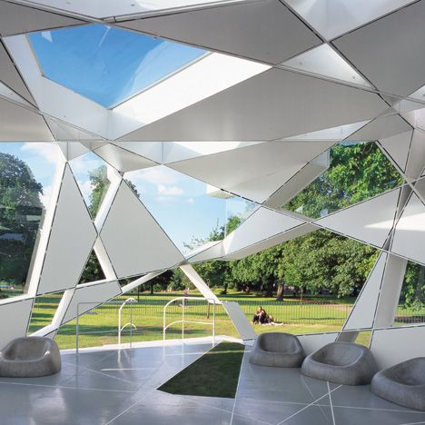 Toyo Ito's 2002 Serpentine Gallery Pavilion consisted of a series of triangular and trapezoid forms Architecture Facts, Serpentine Pavillion, Serpentine Gallery Pavilion, Modern Architecture Interior, Pavilion Architecture, Toyo Ito, Pavilion Design, Bjarke Ingels, Geometric Architecture