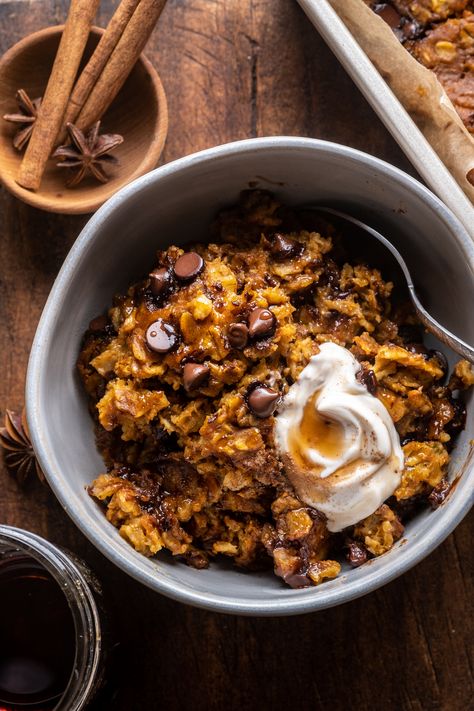 Pumpkin Baked Oatmeal Pumpkin Baked Oatmeal, Baked Oatmeal Recipe, Cozy Breakfast, Pumpkin Chocolate Chip Bread, Baked Oatmeal Recipes, Oatmeal Recipe, Chocolate Chip Recipes, Baked Oatmeal, Baked Pumpkin