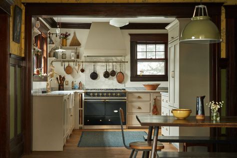 Renovated Craftsman, Schoolhouse Kitchen, What Is Interior Design, Kitchen 2023, Devol Kitchens, English Kitchen, English Kitchens, Arts And Crafts House, Shaker Cabinets