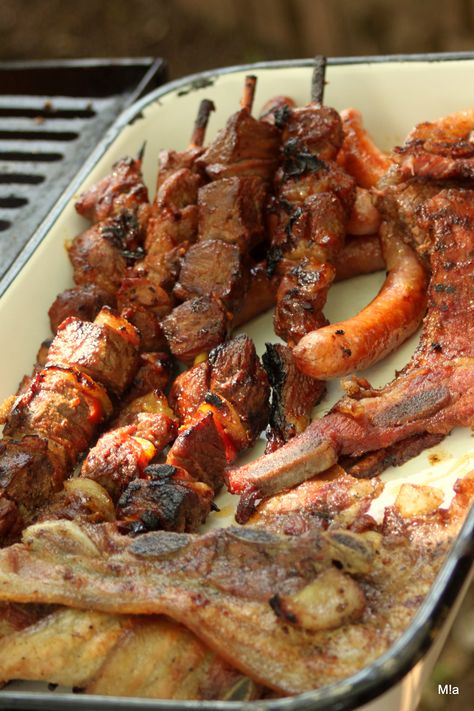 Wish this pic was scratch and sniff! Braaivleis is koningskos! Braaivleis South Africa, Diy Meals, Scratch And Sniff, African Recipes, South African Recipes, Homemade Snacks, Food Goals, African Food, Menu Planning