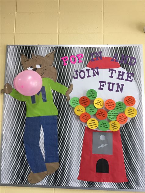 May bulletin board: "Pop in and join the fun". #May #bubblegum #3D #Wiley #Maplebrook #weare203 Gumball Bulletin Board, Bubblegum Bulletin Board, Pop It Bulletin Board Ideas, May Bulletin Board, Pta Activities, Preschool Room Decor, Captain Ideas, Pta Membership, Ra Themes