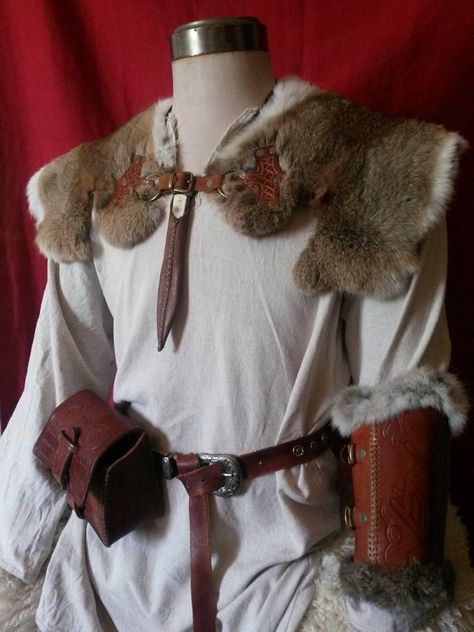 Viking Outfit Men, Viking Outfit Male, Viking Costume Diy, Vikings Costume Diy, Mens Viking Costume, Viking Outfit, Barbarian Costume, Vikings Halloween, Warrior Fashion