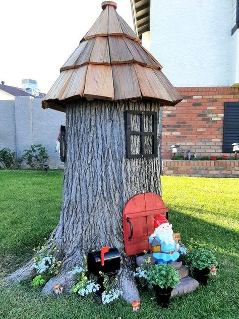 20 Cool Projects That You Can Make From Old Tree Stumps - 140 Gnome House Diy Tree Stump, Gnome House Tree Stump, Tree Stump Gnome House Ideas, Gnome Home Tree Stump, Small Tree Stump Ideas, Gnome Houses From Tree Stumps, Decorating Tree Stumps In Yard, Tree Stump Gnome House, Gnome Tree Stump House