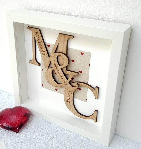 Unique Engagement Pictures, Engraved Letters, Personalized Engagement Gifts, Boyfriend Crafts, Engagement Picture, Frame Crafts, Monogram Design, Valentine's Day Diy, Unique Engagement