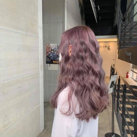 Lavender Beige Hair, Muted Hair Color, Mauve Hair, Beige Hair, Korean Hair Color, Hair Color Underneath, Pretty Hair Color, Hair Color Pink, Hair Color And Cut