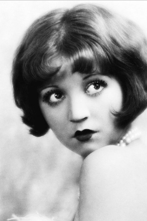 1920s Actresses, 1920s Makeup, Flapper Hair, Clara Bow, Vintage Bob, Old Hollywood Stars, Silent Movie, Vintage Portraits, Silent Film