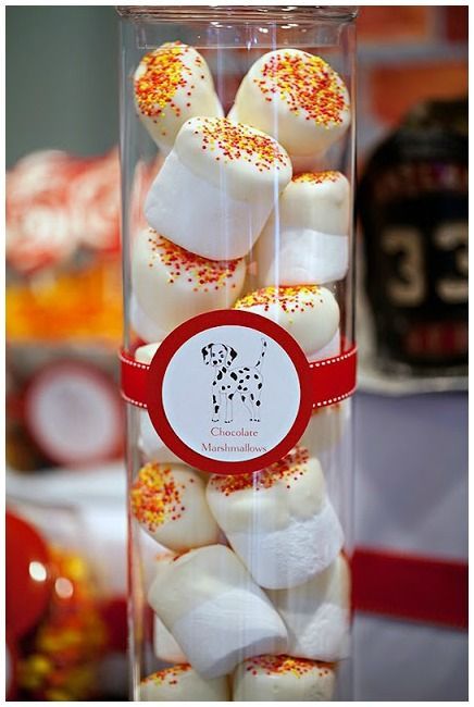 DIY chocolate dipped marshmallows. So cute for a fireman themed party! Fire Department Birthday Party, Fireman Baby Showers, Fireman Sam Birthday Party, Fire Fighter Party, Fire Engine Party, Fireman Birthday Party, Fire Truck Birthday Party, Firefighter Birthday Party, Fire Party