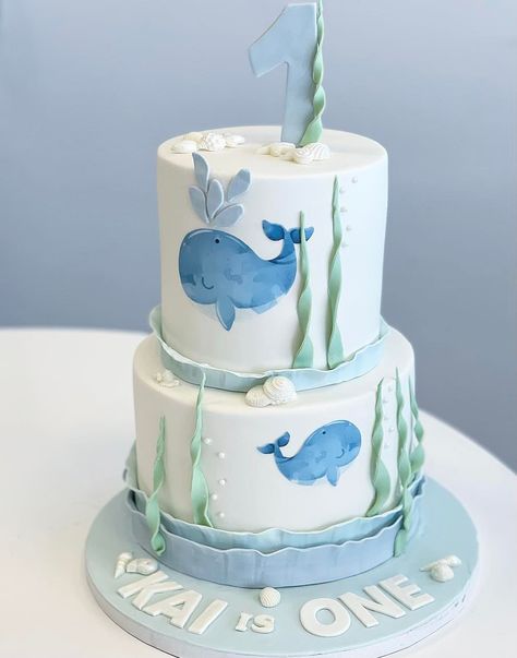 Birthday Cake Ocean, Ocean Theme Cake For Boys, Torte Baby, Whale Cake, Birthday Cake Sea Theme, Smash Cake Ocean Theme, Whale Cake Ideas, Whale Theme Birthday Party, Whale 1st Birthday