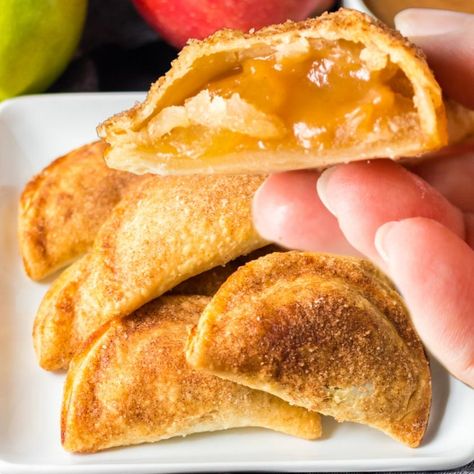 Caramel Apple Empanadas Caramel Apple Empanadas, Caramel Apple Hand Pies, Apple Empanadas, Pie Crust Uses, Apple Pie Filling Recipes, Caramel Apples Recipe, Grape Jelly Meatballs, Canned Apple Pie Filling, Homemade Pie Crust Recipe