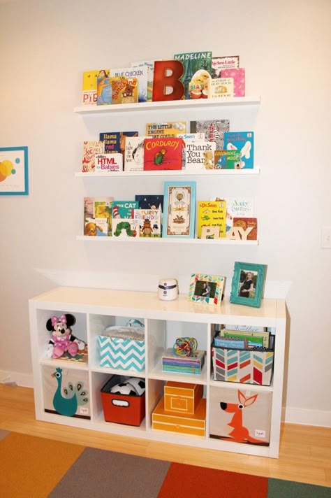 Ikea Bookshelves, Picture Shelves, Playroom Organization, Dekorasi Kamar Tidur, Cube Organizer, Nursery Storage, Nursery Colors, Toy Rooms, Big Boy Room