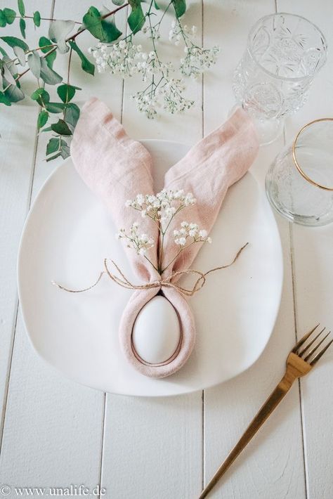 Oster Diy, Diy Osterschmuck, Tafel Decor, Easter 2021, Easter Table Settings, Easter Tablescapes, Easter Inspiration, Easter Decorations Diy Easy, Easter Table Decorations