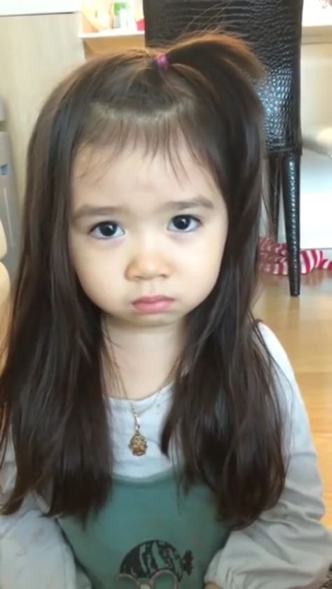 Pretty sure Ryan's && my Mini will look like this little gem! Dark, thick hair, big eyes, round puffy cheeks, cute pouty lips <3:-) Asian Baby, Baby Cheeks, Cute Asian Babies, Asian Babies, 3rd Baby, Make You Cry, Best Actress, Big Eyes, Cool Gifs