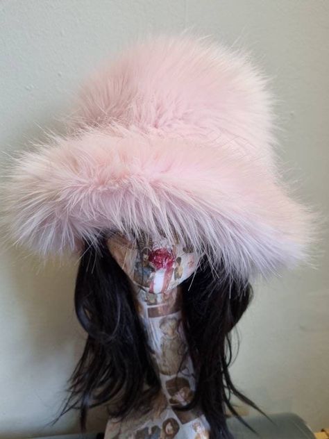 Pink Fluffy Bucket Hat, Pink Fuzzy Bucket Hat, Pink Fluffy Hat, Pink Fur Bucket Hat, Fluffy Pink Dress, Pink Fur Hat, Bucket Hat Fuzzy, Rave Hat, Fluffy Hats