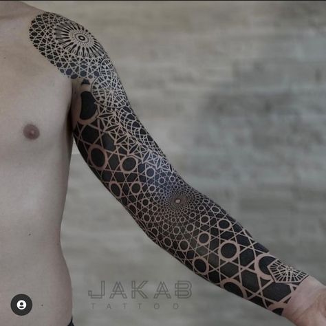 Fractal Geometry Tattoo, Mandala Chest Tattoo, Fractal Tattoo, Sacred Geometry Tattoos, Geometric Tattoo Hand, Geometric Compass, Flower Tattoo On Ribs, Geometric Arrow Tattoo, Geometric Tattoo Sleeve Designs