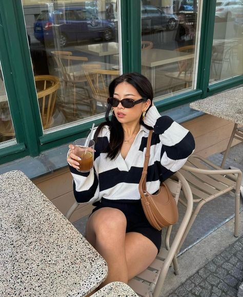 Bridget Rhys, Ava Chen, Date Coffee, Coffee Date Outfits, Twisted Love, Minimalist Makeup, Coffee Dates, Self Portrait Poses, Coffee Fashion