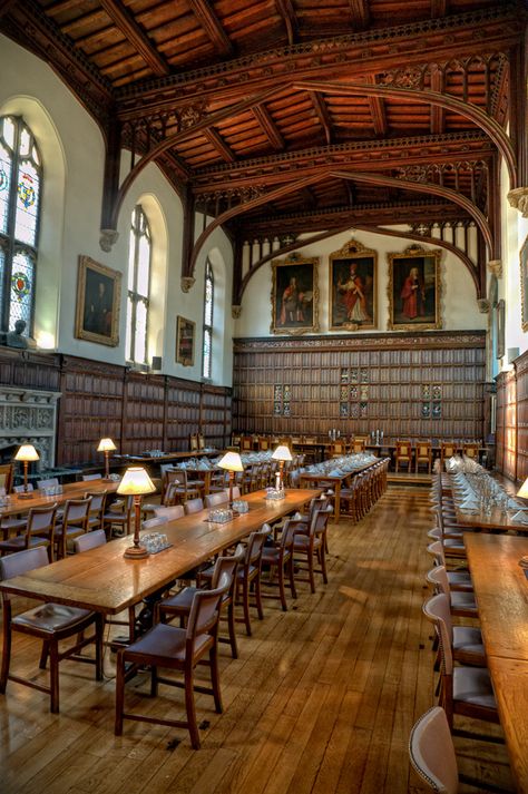 Dining hall, Magdalen College in England Magdalen College, Oxford College, Oxford City, Oxford England, Lectures Hall, Dining Hall, College Campus, Dark Academia Aesthetic, Oxford University