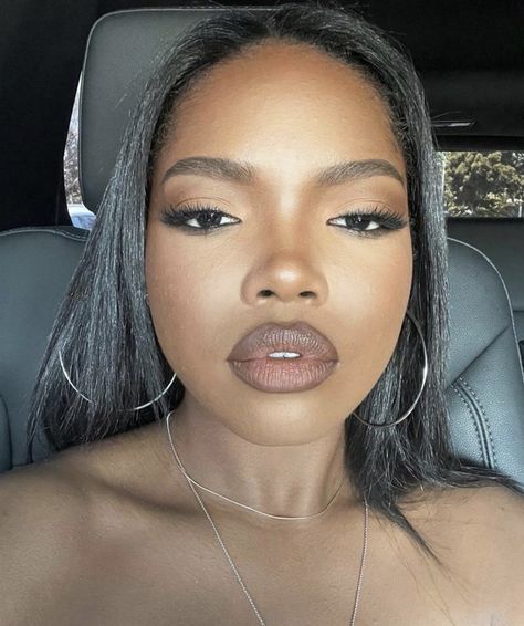 Ryan Destiny Makeup, Ryan Destiny Style, Ryan Destiny, Full Coverage Makeup, Show Makeup, Brown Skin Makeup, Too Faced Bronzer, Natural Glam, Dark Skin Makeup