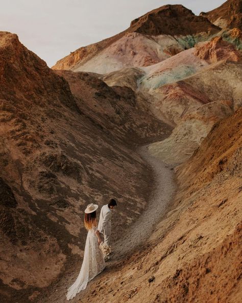 Kellie | Photographer on Instagram: “If you’re looking for a reason to get explore, here it is. 🌞@meggyweggyphotography and I had been waiting for this trip for over a month!…” Moab Picture Ideas, Elopement Ideas California, Adventure Couple, National Park Wedding, Destination Wedding Locations, California Elopement, Mountain Elopement, Elopement Locations, Destination Elopement