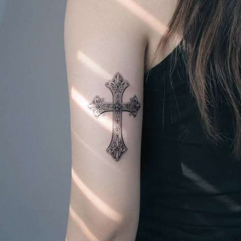 🖤🙏🏻🖤 #zipintattoo #tattoo #cross City Korea, Detailed Tattoos, Tattoo Cross, Sacred Tattoo, Lily Tattoo Design, Seoul City, Cross Tattoo Designs, Face Drawing Reference, Traditional Ink