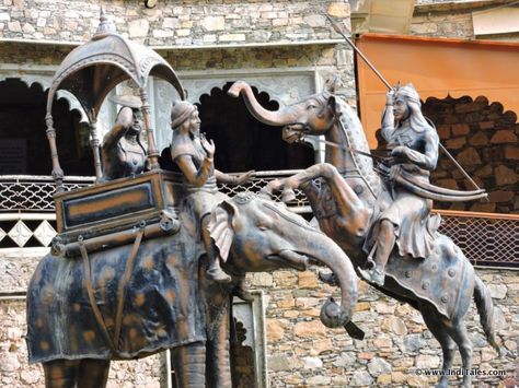 Sculpture depicting Battle of Haldighati Sanatan Wallpaper, Rajput Painting, Shiva Love, Shivaji Maharaj Quotes, Rana Pratap, Prithviraj Chauhan, Shiva Ji, Shivaji Maharaj Painting, Freedom Fighters Of India