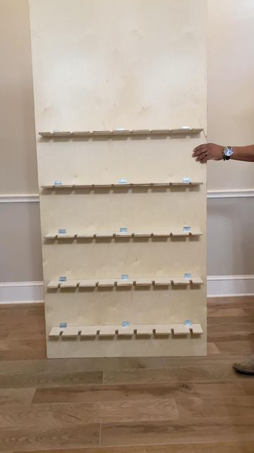 Small Champagne Wall, How To Make A Champagne Wall, Treat Wall Diy, Diy Champagne Wall Easy, How To Make A Champagne Wall Diy, How To Build A Champagne Wall, Diy Snack Table, Champagne Wall Diy, Party Favor Wall