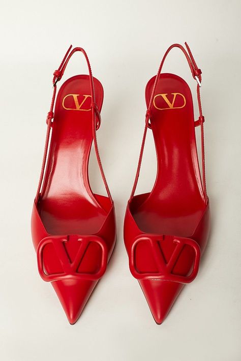 Red Shoes Aesthetic, Valentino Aesthetic, Dr Shoes, Fashion Shoes Heels, Shoes Heels Classy, Brand Loyalty, Fancy Shoes, Girly Shoes, Aesthetic Shoes