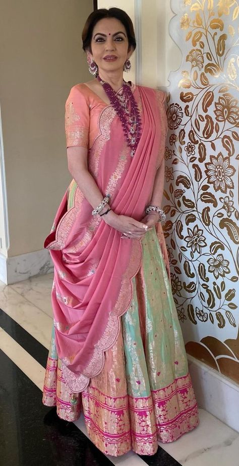 Neeta Ambani, Lehenga Blouse Design, Saree Drapes, Nita Ambani, Saree Drape, Langa Voni, Ghaghra Choli, Lehenga Saree Design, Simple Lehenga