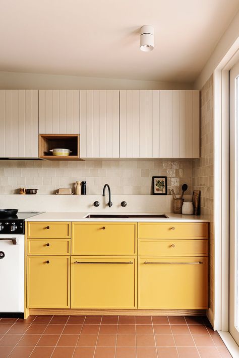 Wall Ideas Bedroom, Yellow Bathroom, Yellow Tile, Victorian Cottage, Business Furniture, White Cabinetry, Yellow Kitchen, Powder Bath, Bathroom Tiles