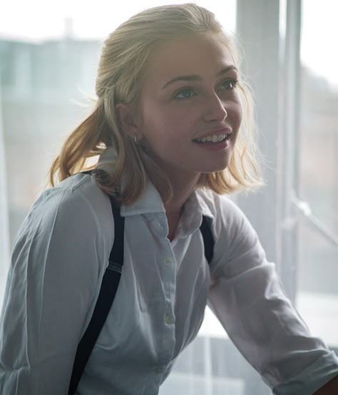 Female Face Claim Short Hair, Character Face Claims Female Blonde, Blonde Short Hair Face Claim, Sophie Simnett Aesthetic, Character Inspiration Woman Blonde, Blonde Bob Face Claim, Blonde Hair Female Face Claim, Short Hair Face Claim Female, Blonde Hair Woman Aesthetic