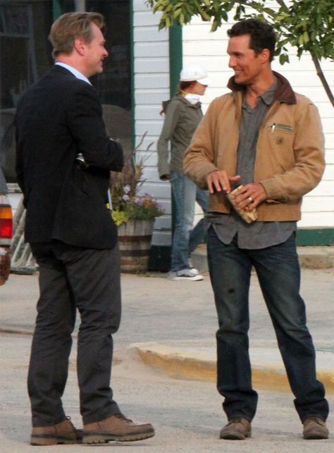 Christopher Nolan and Matthew McConaughey - Interstellar Matthew Mcconaughey Interstellar, Carhartt Jacket Outfit, Carhartt Style, Movie Nerd, Best Barber, Christopher Nolan, Matthew Mcconaughey, Music Photography, Interstellar